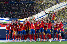 费内巴切土杯遭争议判罚 穆里尼奥怒捏对方教练鼻子.